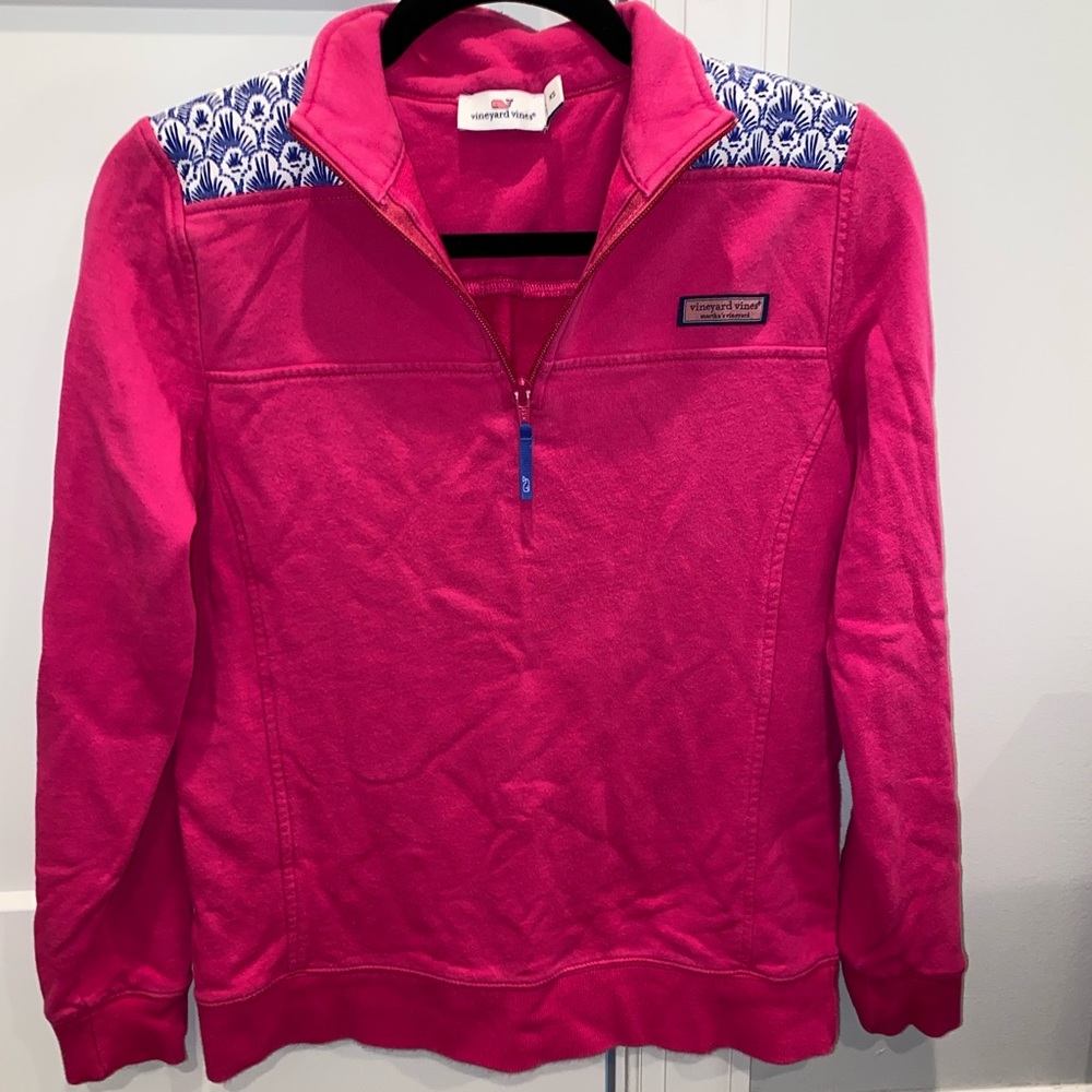Women’s vineyard vine pullover